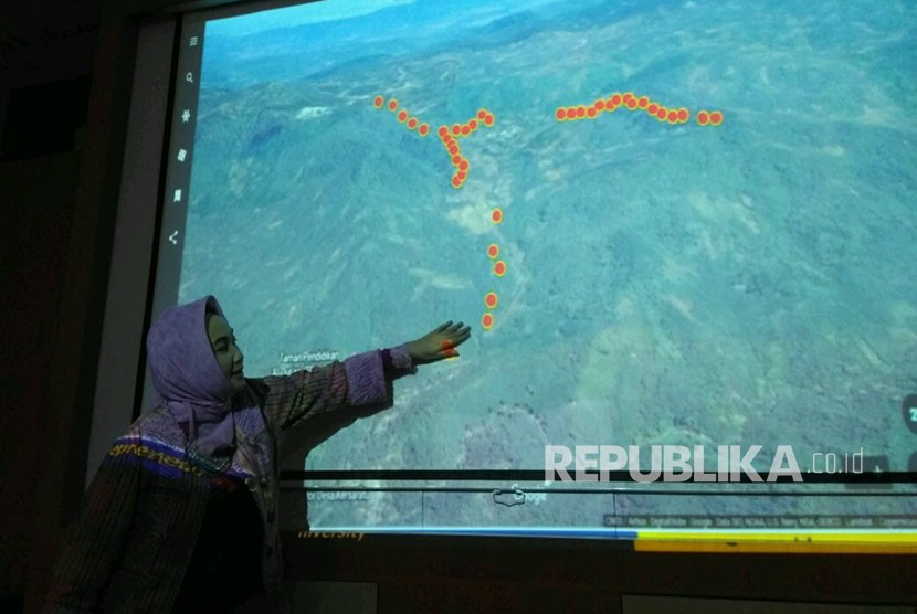 Gadjah Mada Inovasi Teknologi (Gamainatek) memaparkan hasil kajian dari longsor Pangandaran. Kajian turut diisi pemetaan lokasi-lokasi rawan longsor di DI Yogyakarta. Jum'at (20/10). 