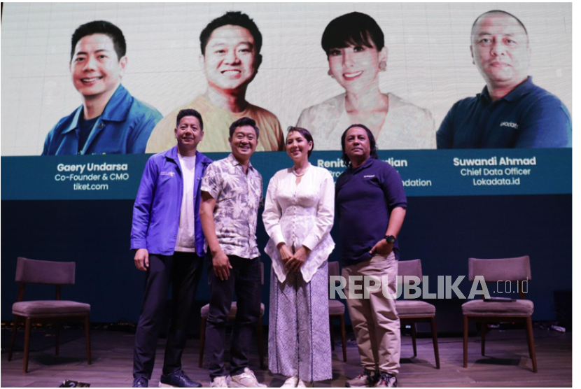 Gaery Undarsa (Co-Founder & CMO tiket.com), David Soong (Founder & CEO SweetEscape), Renitasari Adrian (Program Director Bakti Budaya Djarum Foundation) dan Suwandi Ahmad (Chief Data Officer Lokadata.id) di acara Power Lunch “Peluang Bisnis Di Musim Liburan Sekolah”