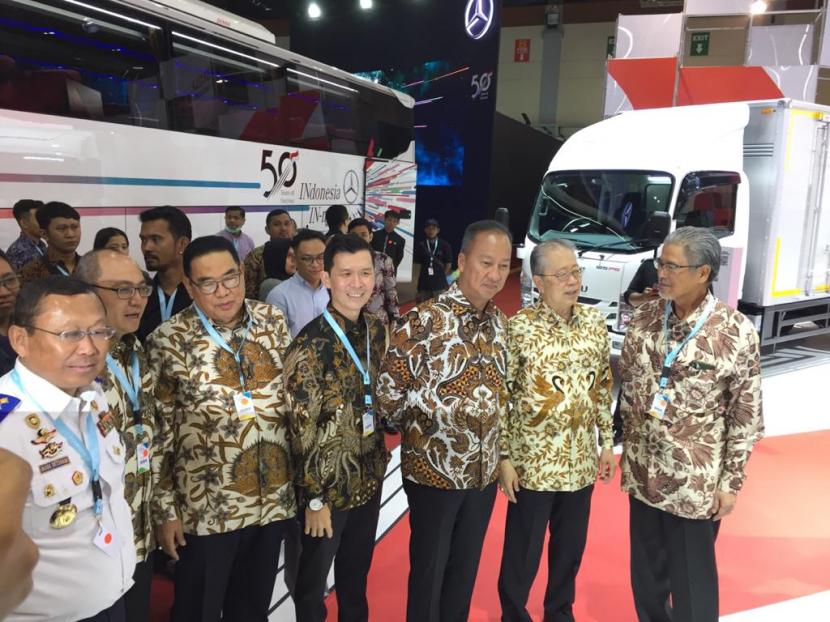 GAIKINDO dan Kementerian Perindustrian resmi membuka GIICOMVEC 2020 di JCC Senayan, Jakarta pada Kamis (5/3).