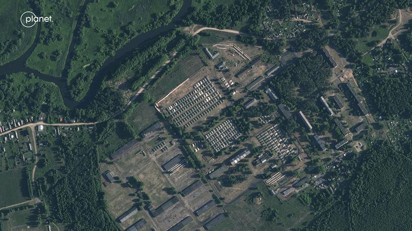 Gambar satelit yang dianalisis oleh The Associated Press pada Sabtu (1/7/2023) menunjukkan, sejumlah kamp gaya militer yang baru telah dibangun di Belarusia.