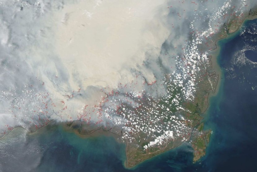 Gambar terbaru dari satelit NASA, Aqua mengenai pulau Kalimantan. 