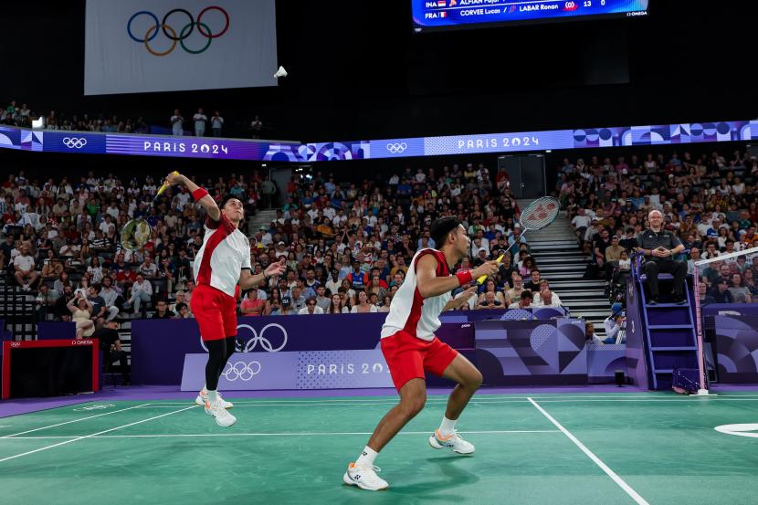 Ganda putra Indonesia Fajar Alfian/Muhammad Rian Ardianto beraksi di Olimpiade Paris 2024.