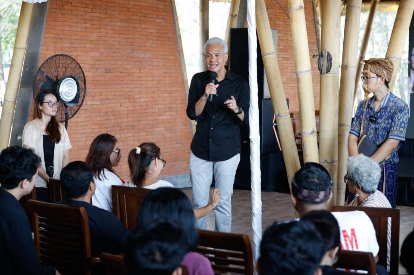 Ganjar menjadi pembicara di depan para mahasiwa dan Badan Eksekutif Mahasiswa (BEM) se-Bali di Taman Inspirasi Muntig Siokan Sanur, Jl. Mertasari, Bali. 