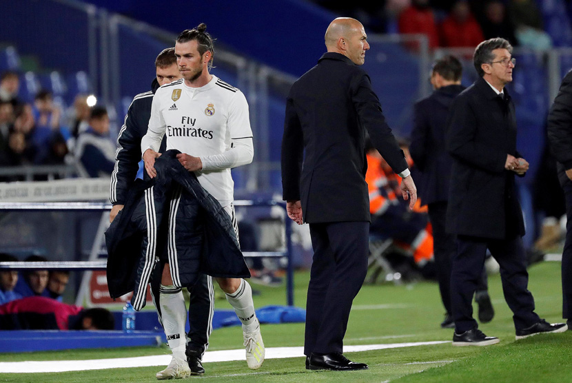 Gareth Bale (kiri) dan Pelatih Real Madrid Zinedine Zidane (kanan).