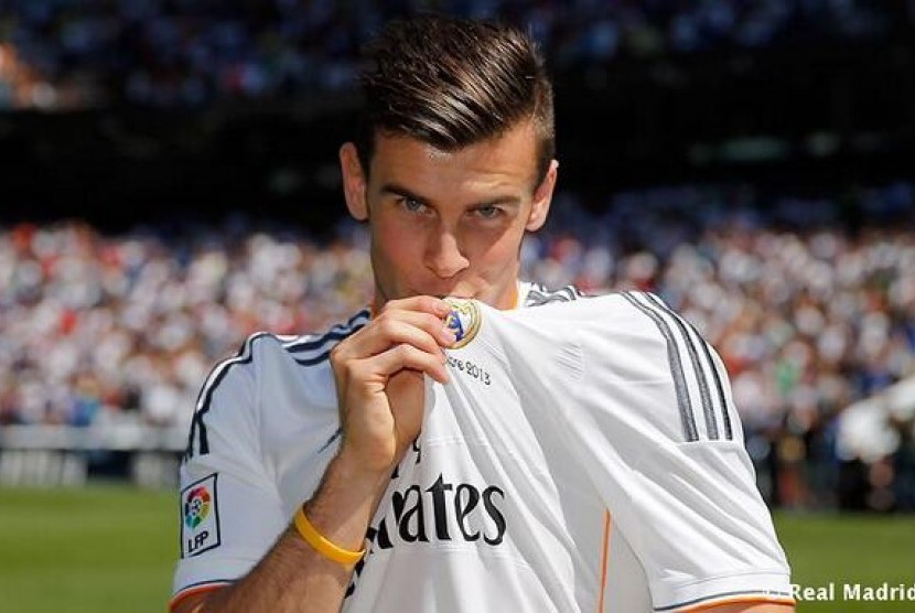Gareth Bale saat diperkenalkan di Real Madrid.