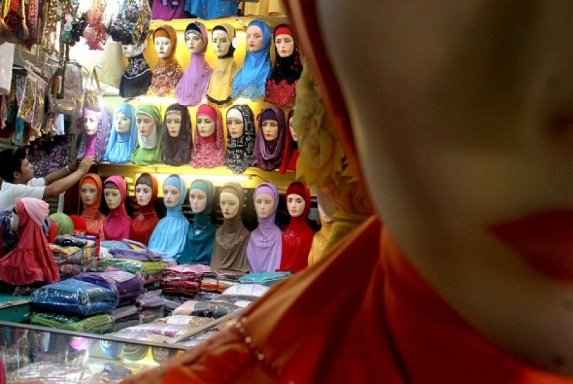 Garment is among booming business sectors during Ramadan due to the increasing demands. (illustration) 