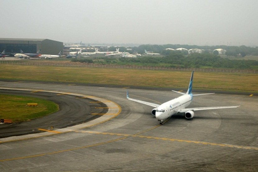 Garuda and Etihad agree to expand their business by signing a codeshare agreement. To Etihad, this is the airline's 42nd codeshare. (illustration)