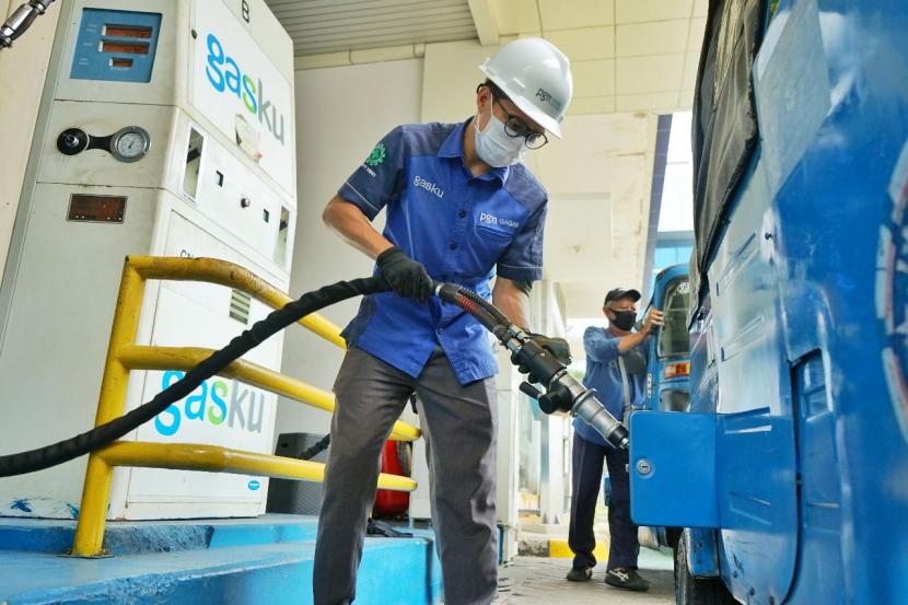 Ilustrasi pengisian BBG. PT PGN Tbk selaku Subholding Gas Pertamina turut berpartisipasi di ajang Indonesia International Motor Show (IIMS) 2023 di JIEexpo, Kemayoran, Jakarta.