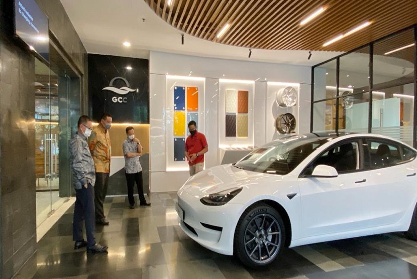 GCC perkenalkan gerai unit terbaru di Jakarta Selatan dan Tesla Model 3 Facelift