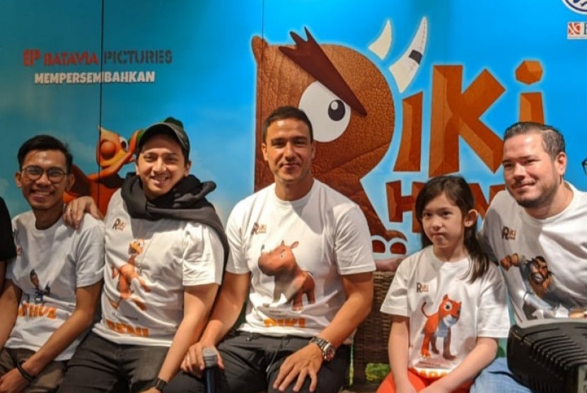 Ge Pamungkas (kedua dari kiri) terlibat dalam film animasi Riki Rhino.