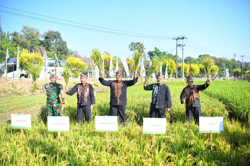 Gebyar Perbenihan Tanaman Pangan di Soreang, Kabupaten Bandung, Jawa Barat, Sabtu (27/7/2024).