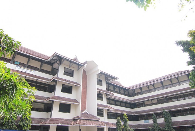 Gedung Fakultas Hukum UMS.