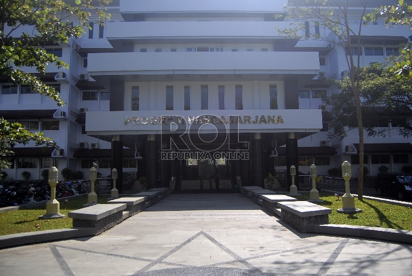 Gedung Fakultas Hukum Universitas Muhammadiyah Yogyakarta. ( 29 / 5 ).