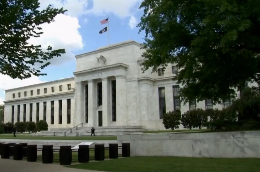 Gedung Federal Reserve di AS. Pertumbuhan harga di Amerika Serikat tetap tinggi, meskipun beberapa pelonggaran tercatat di beberapa distrik.