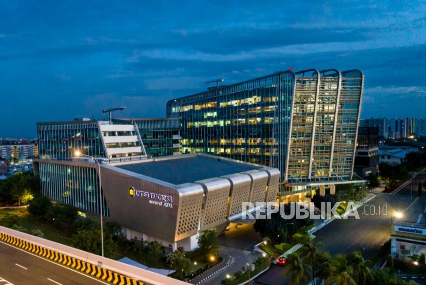 Gedung head office PT United Tractors Tbk.