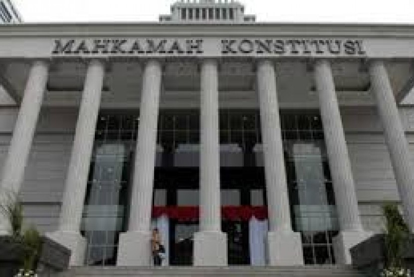 Gedung Mahkamah Konsitusi (MK). Jubir Fajar Laksono sebut Perppu Cipta Kerja masih bisa untuk diujikan ke MK.