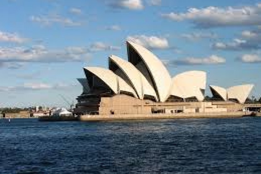 Gedung Opera di Sydney, Australia. Akibat lockdown kedua, ekonomi Australia diprediksi rugi satu miliar dolar Australia per pekan.