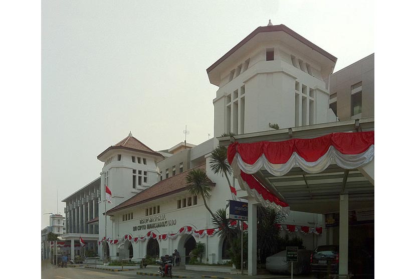 Gedung RSCM. Kemenkes menyebut adanya kasus dugaan bullying dokter di banyak rumah sakit, termasuk RSCM.