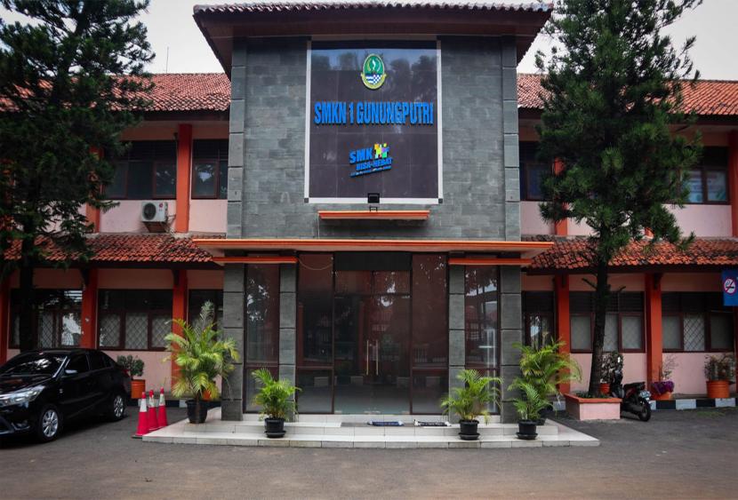 Gedung SMKN 1 Gunung Putri, Kabupaten Bogor.