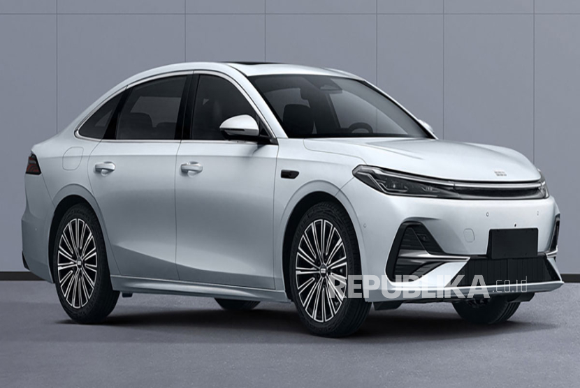 Geely Galaxy mulai melakukan prapenjualan sedan hibrida A7 barunya.