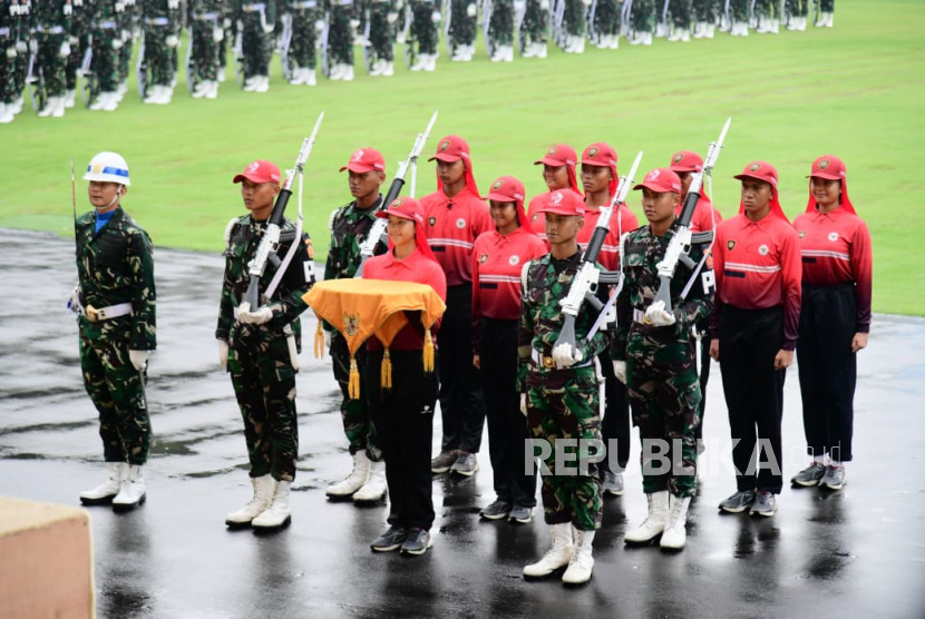 Geladi kotor yang diikuti calon Paskibraka dalam Upacara HUT Ke-80 Kemerdekaan RI di Istana Kepresidenan Jakarta, Selasa (12/8/2025).