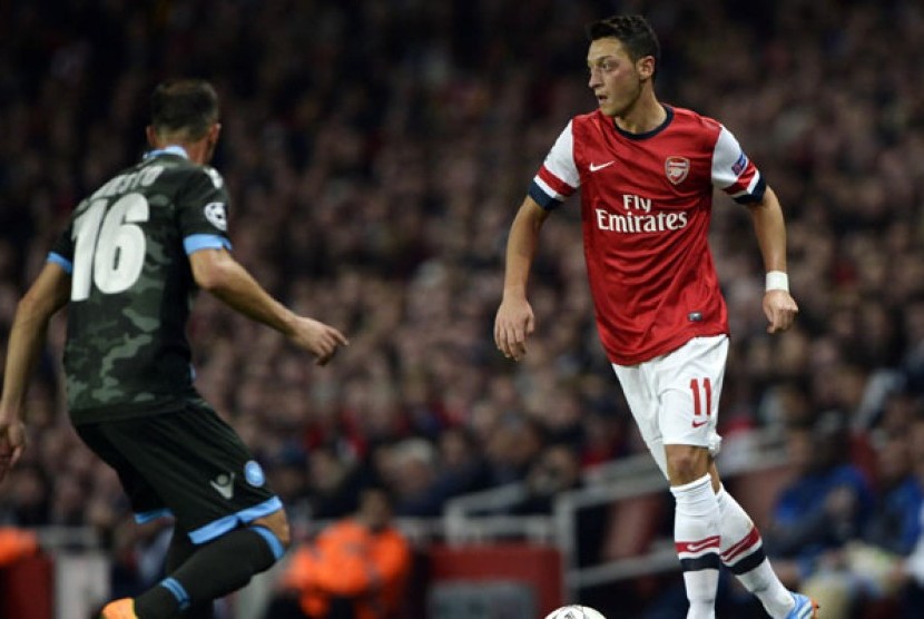 Gelandang Arsenal Mesut Oezil.