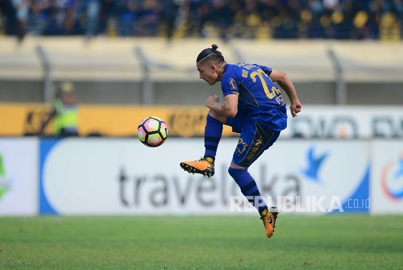 Gelandang bertahan Persib Bandung Kim Kurniawan.