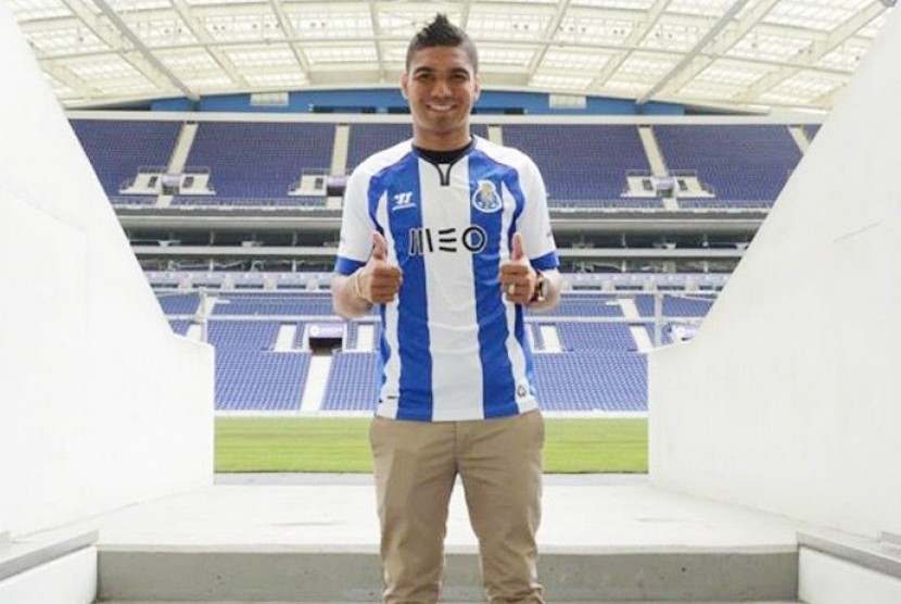 Gelandang Casemiro.