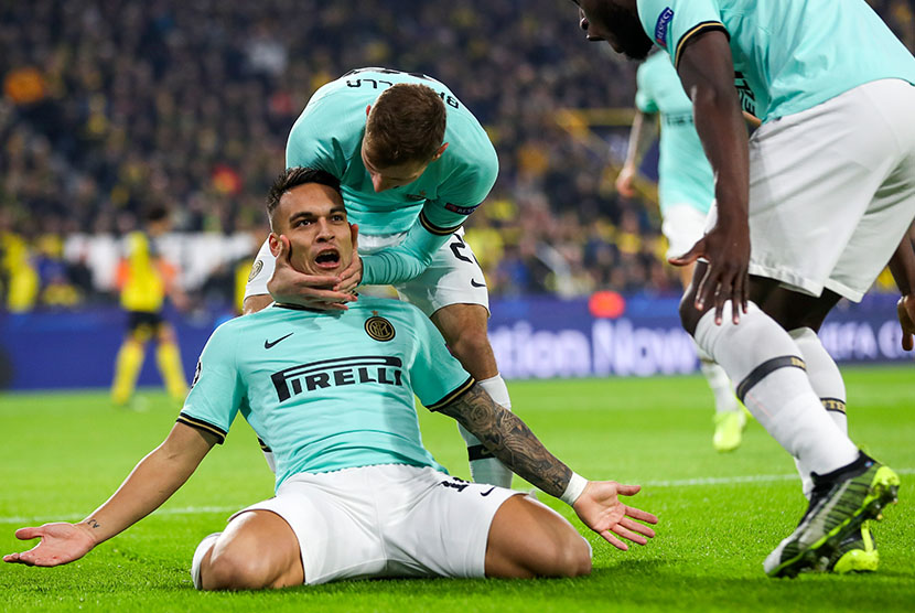 Gelandang Inter Milan Lautaro Martinez merayakan gol