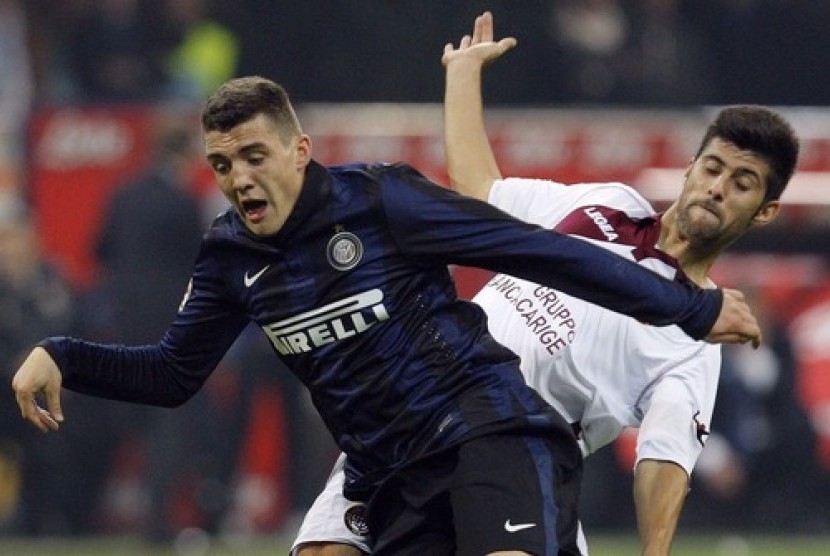 Gelandang Mateo Kovacic.