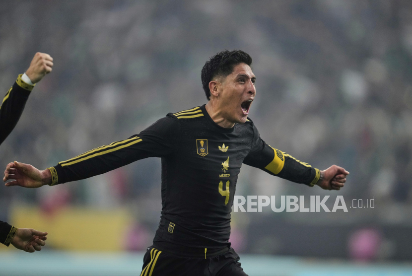 Gelandang Meksiko Edson Alvarez merayakan golnya ke gawang Amerika Serikat pertandingan final Piala Emas CONCACAF di Houston, Senin, 7 Juli 2025 pagi WIB. 