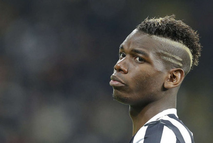 Gelandang Paul Pogba.