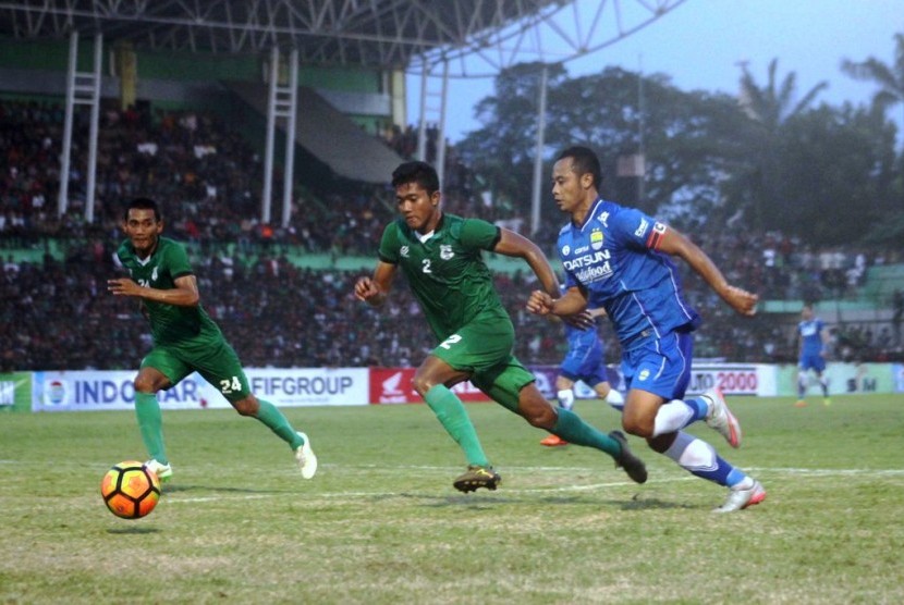Pertandingan Persib vs PSMS di Stadion Teladan Medan. (ilustrasi)