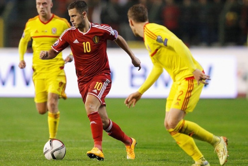 Gelandang timnas Belgia, Eden Hazard ketika melawan Wales.