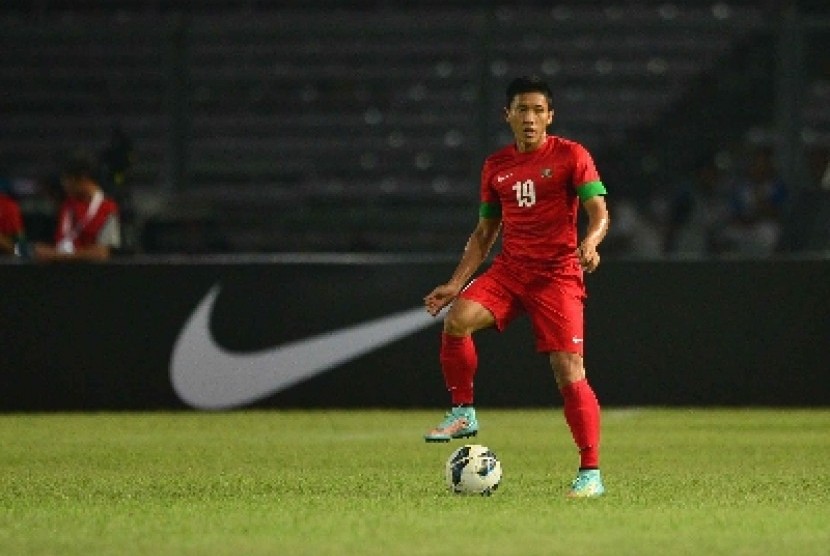 Mantan gelandang timnas Indonesia, Ahmad Bustomi, kini memilih bergabung ke Persija Jakarta.