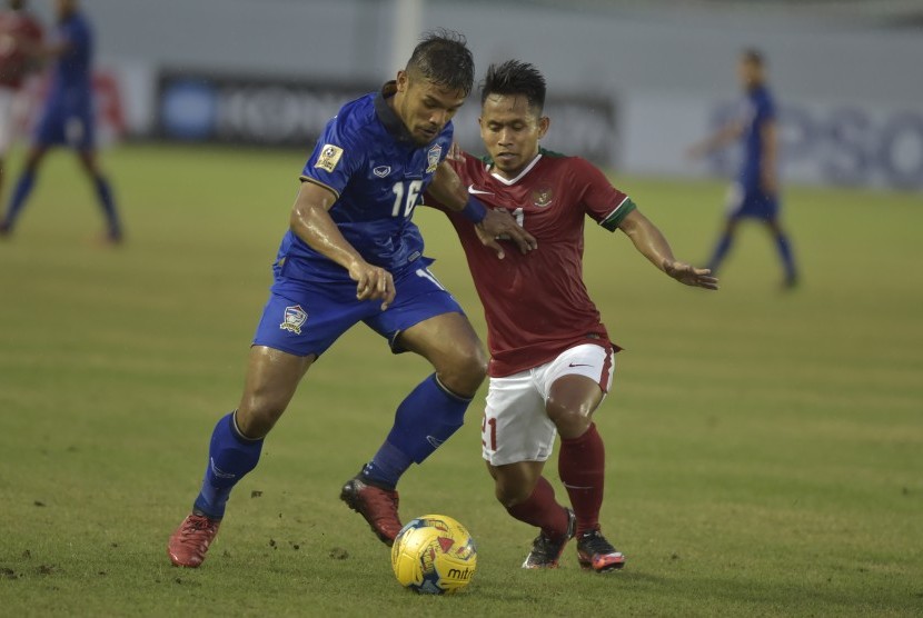 Laga Indonesia vs Thailand pada penyisihan grup Piala AFF 2016.