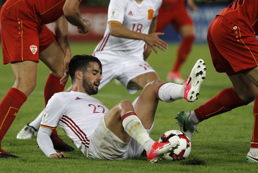 Gelandang timnas Spanyol, Isco pada laga kualifikasi Piala Dunia 2018 lawan Makedonia di Skopje, Senin (12/6) dini hari WIB.