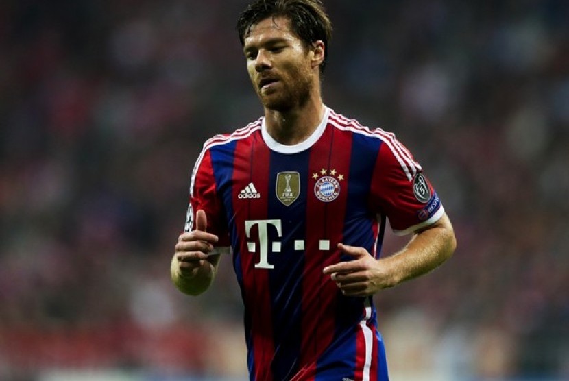 Gelandang Xabi Alonso.