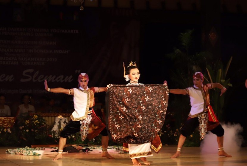 Gelar Pesona Budaya Nusantara 2019 di Taman Mini Indonesia Indah (TMII) yang diselenggarakan Badan Penghubung Daerah DIY.