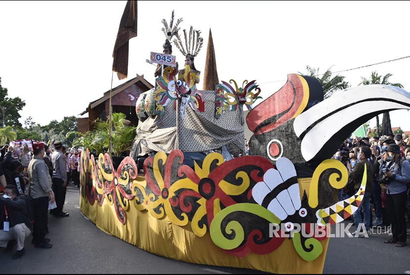 Gelaran Festival Budaya Isen Mulang (FBIM) 2022 di Bundaran Besar Palangka Raya, Selasa (17/5/2022).