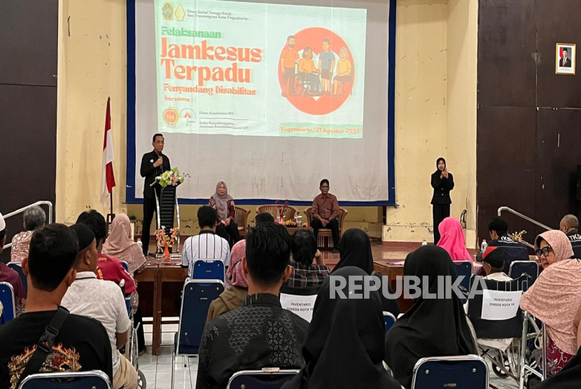 Gelaran program Jaminan Kesehatan Khusus (Jamkesus) Terpadu bagi penyandang disabilitas di SLB Pembina, Giwangan, Kota Yogyakarta, Kamis (21/8/2025). 