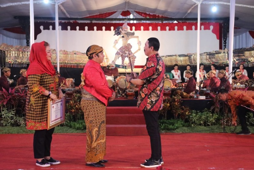  Gelaran wayang kulit di di halaman Kantor Wali Kota Semarang Jalan Pemuda Nomor 148 Semarang, Jawa Tengah.