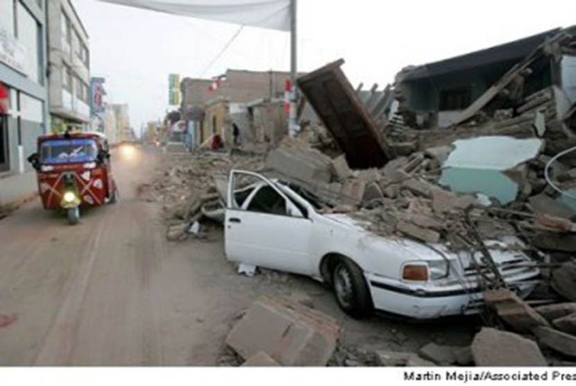Cari tempat yang paling aman dari reruntuhan dan goncangan saat terjadi gempa bumi/ilustrasi.