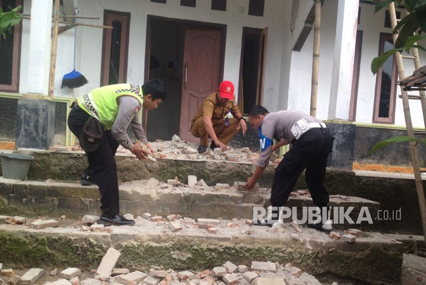 Gempa di Banten, Selasa (23/1).