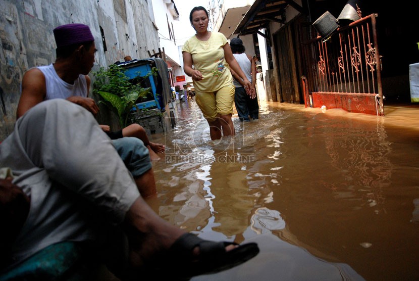  Genangan air banjir merendam pemukiman warga (Ilustrasi)