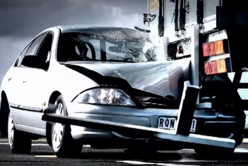 Kecelakaan mobil (ilustrasi)