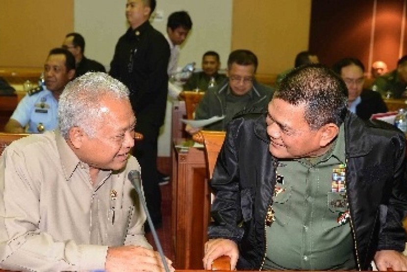 General (TNI) Budiman (right)