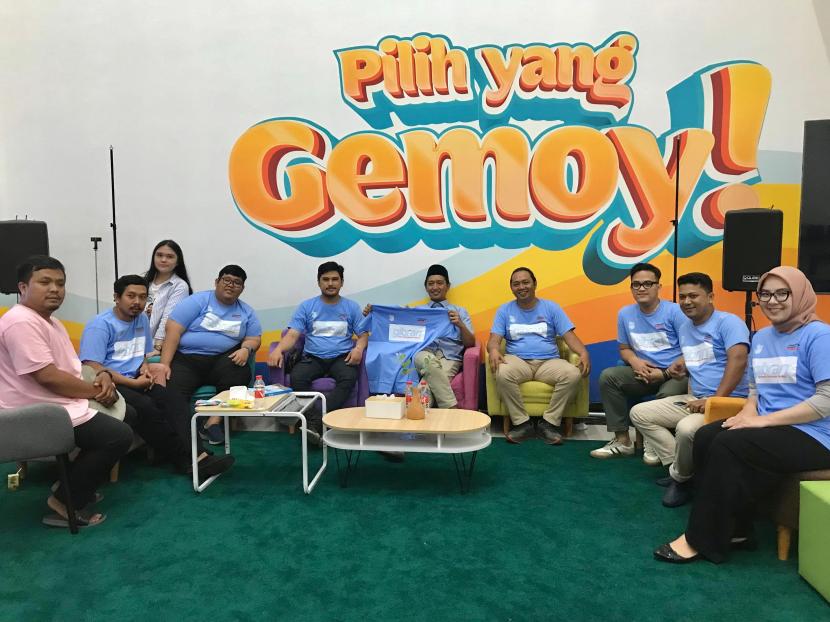 Generasi Indonesia Berani (GIBRAN) menyambangi Posko TKN Pemilih Muda Capres-Cawapres Nomor Urut 2 Prabowo Subianto - Gibran Rakabuming Raka.