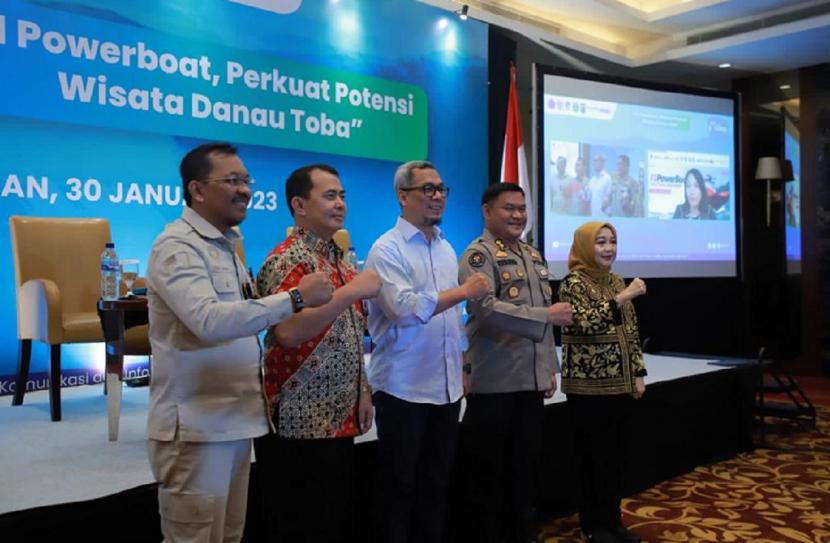 Genposting (Generasi Positive Thinking) dengan tema F1 Powerboat, Perkuat Potensi Wisata Danau Toba yang diselenggarakan oleh Direktorat Informasi dan Komunikasi Perekonomian dan Maritim, Ditjen IKP, Kemenkominfo di Medan, Sumatra Utara. 