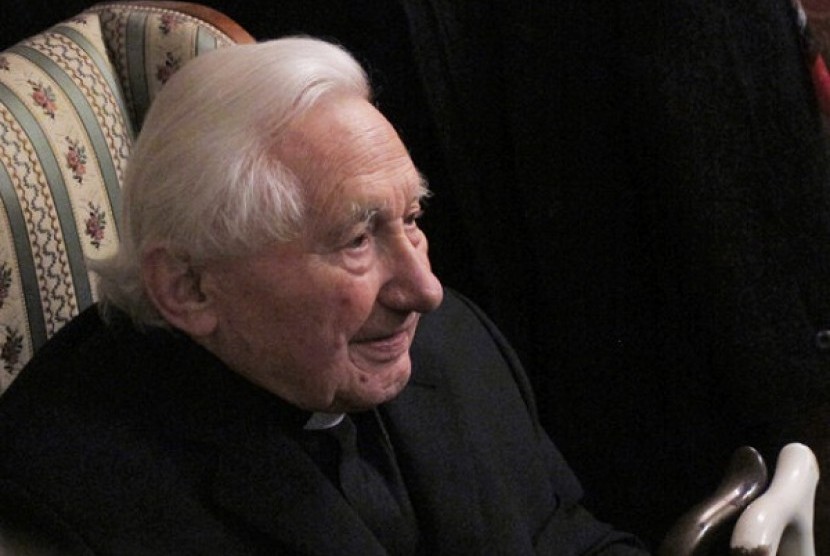 Georg Ratzinger, brother of the outgoing Pope Benedict XVI, answers journalists' questions during a media opportunity in his home in Regensburg, southern Germany, Tuesday, Feb 12, 2013. 